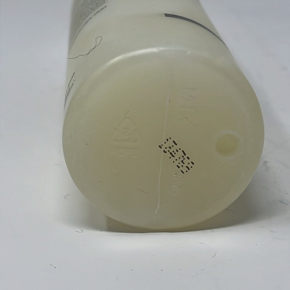 Mercedes Benz Refining Jojoba Cleanser 6.8oz - New Not Used - Picture 3 of 5